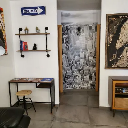 Апартаменты The Black Dog House