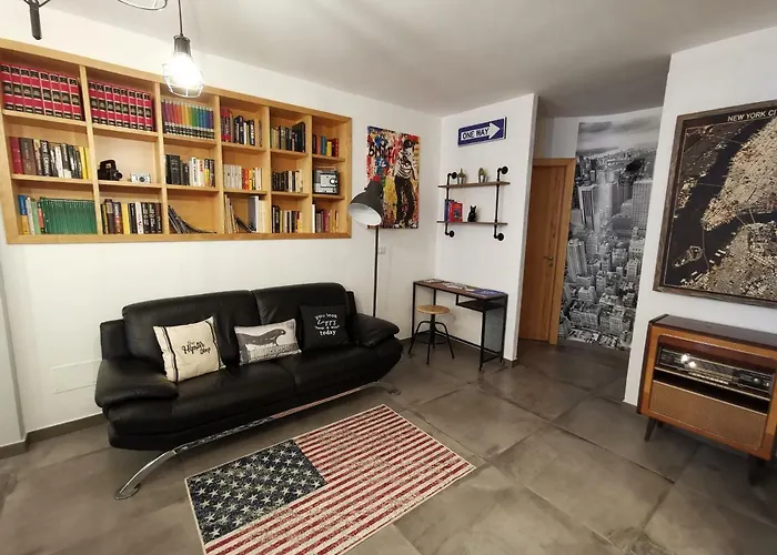 The Black Dog House * Valenzano