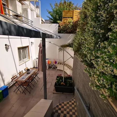 The Black Dog House Apartment *