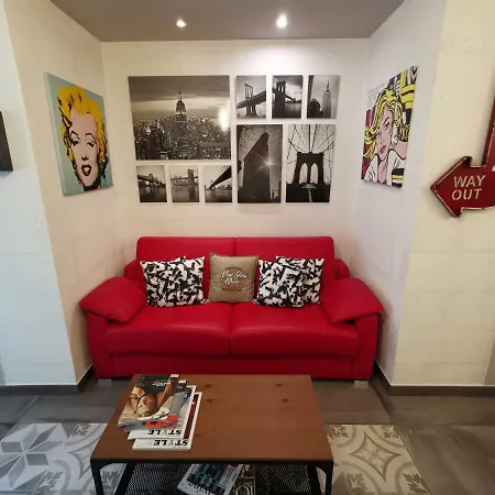 The Black Dog House Apartment