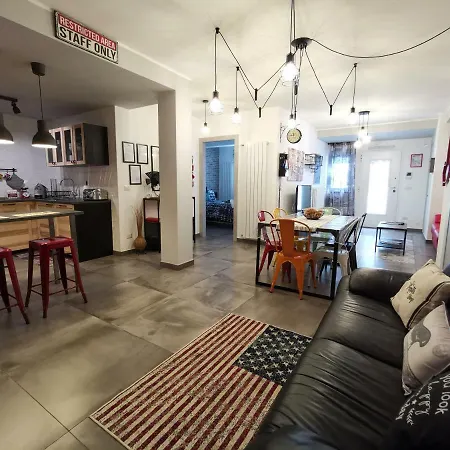 The Black Dog House Apartment Valenzano