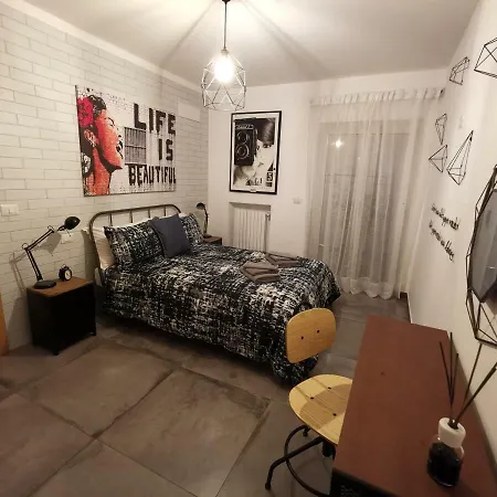 The Black Dog House Apartment *