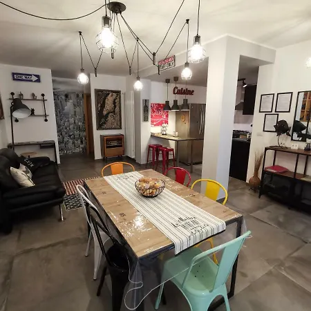 Apartment The Black Dog House