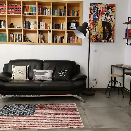 The Black Dog House Apartment *